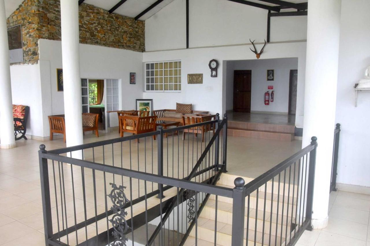 Hotel H2O Gampola Exterior photo